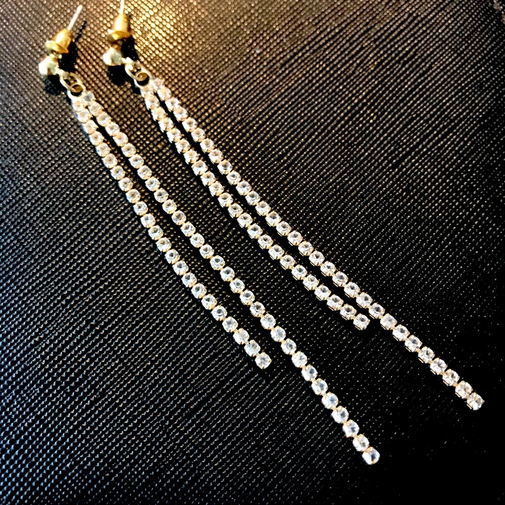 ✨Beautiful Long Rhinestone earrings in gold